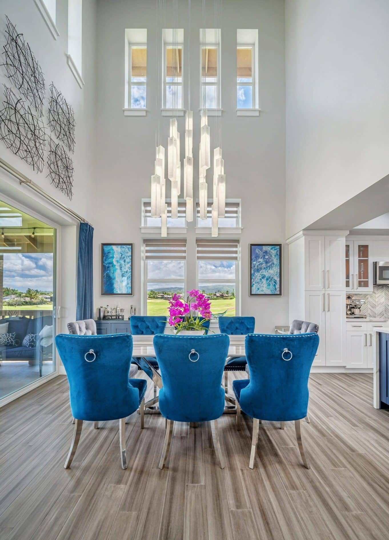 Luxury SunBeam art glass pendant lights for luxury living spaces